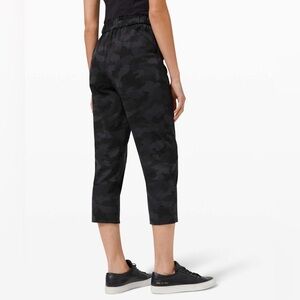 LULULEMON | stretch high rise 23” crop pants size 4